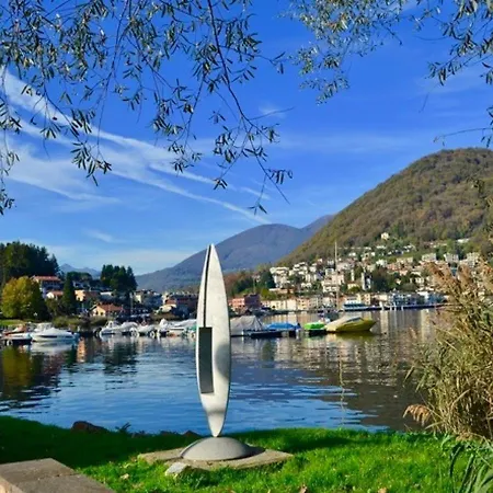 Con Piscina Privata A 100m Dal